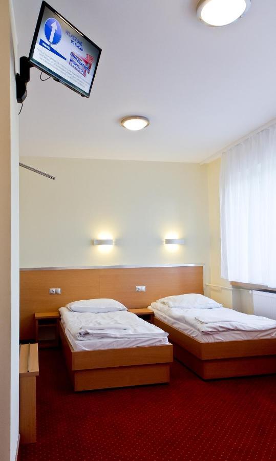 Dom Sportowca Blonie - Mosir Hotel Sanok Exterior photo
